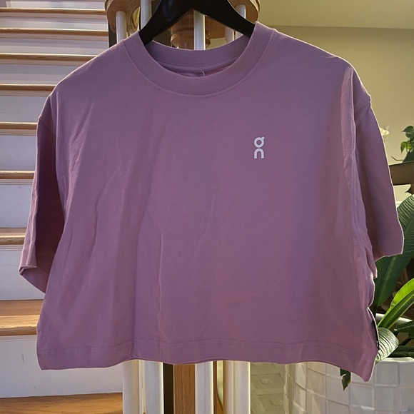 On Women's Club Boxy-T - Picture 4 of 6